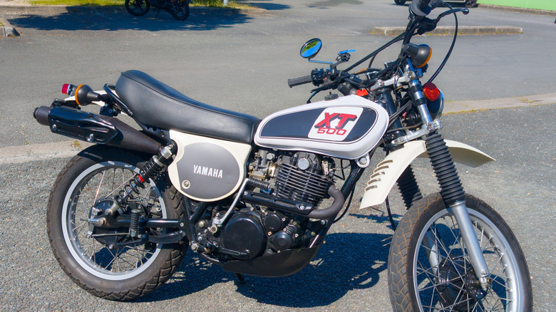 Yamaha XT 500 오래된 빈티지 고대 오토바이 로고 브랜드 및 텍스트 사인