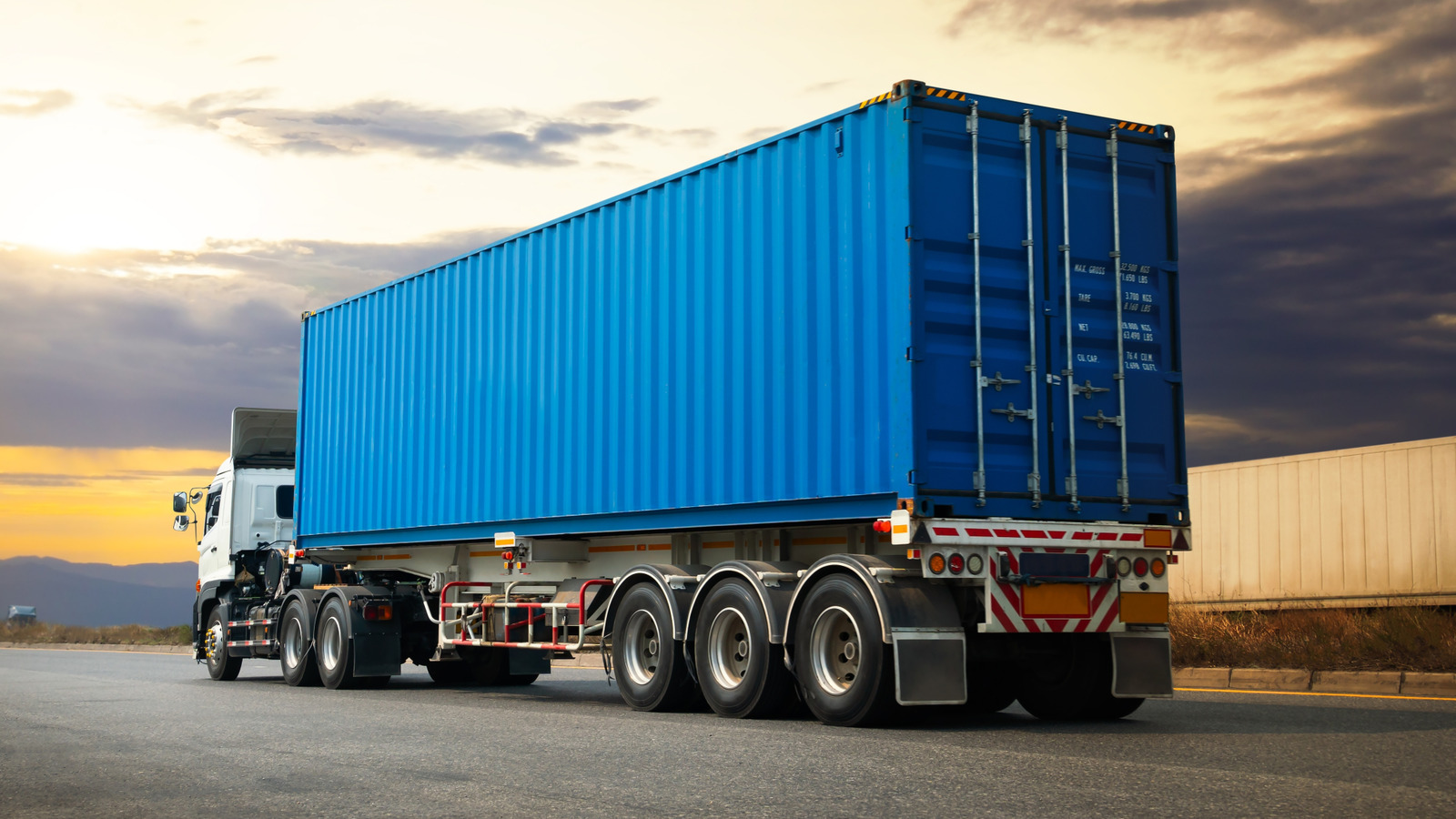 픽업 트럭이 세미 트레일러를 견인 할 수 있습니까?