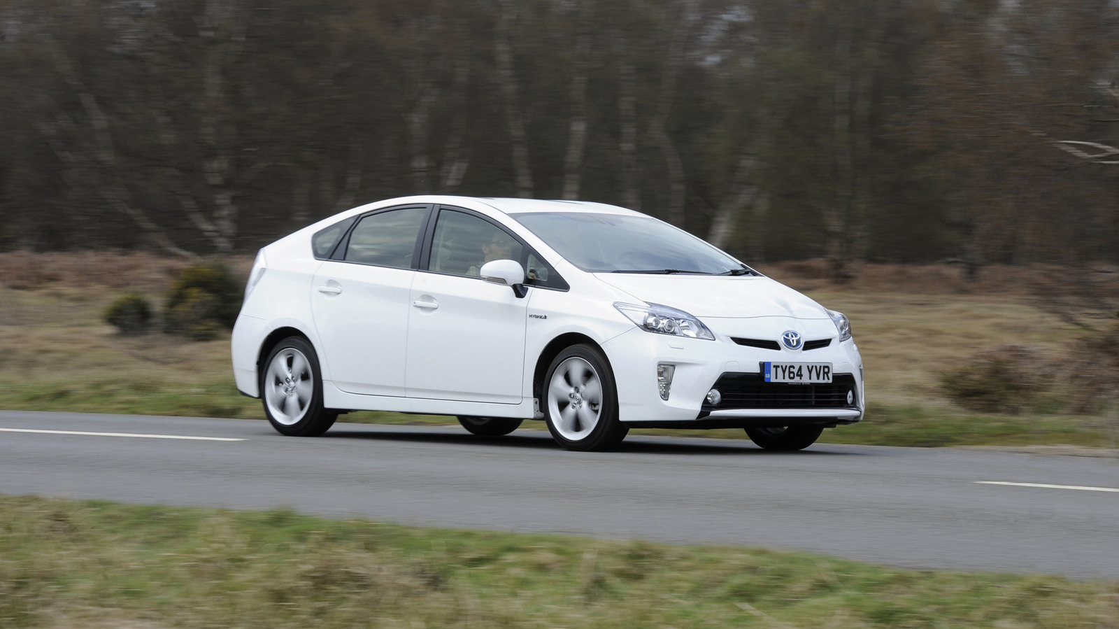 하이브리드는 가스 나 전기 자동차에 비해 유지 비용이 더 비쌉니까?