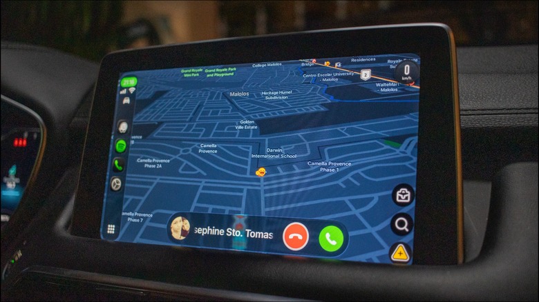 Apple CarPlay에 대한 호출 알림