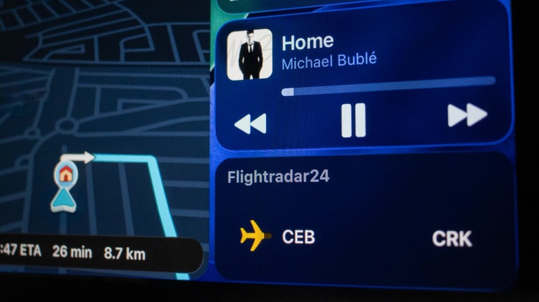 Apple Carplay에서 볼 수 있듯이 Flightradar24 비행 추적 앱 라이브 활동