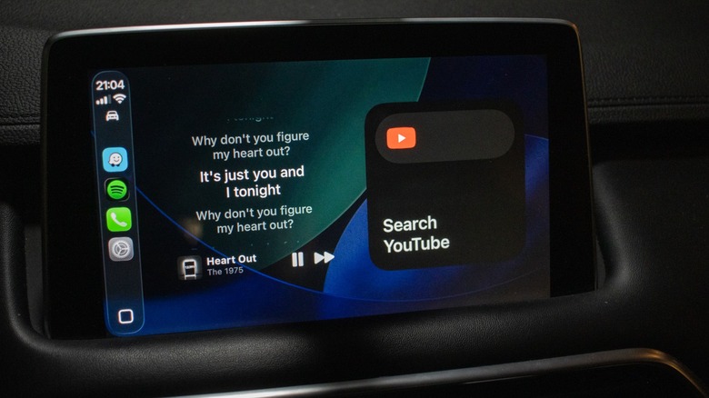 내 Apple CarPlay 화면의 YouTube 위젯