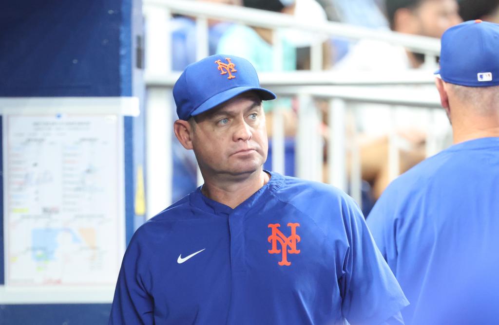 Carlos Mendoza는 Mets와 함께 '핫 시트에'라는 것을 알고 있습니다.