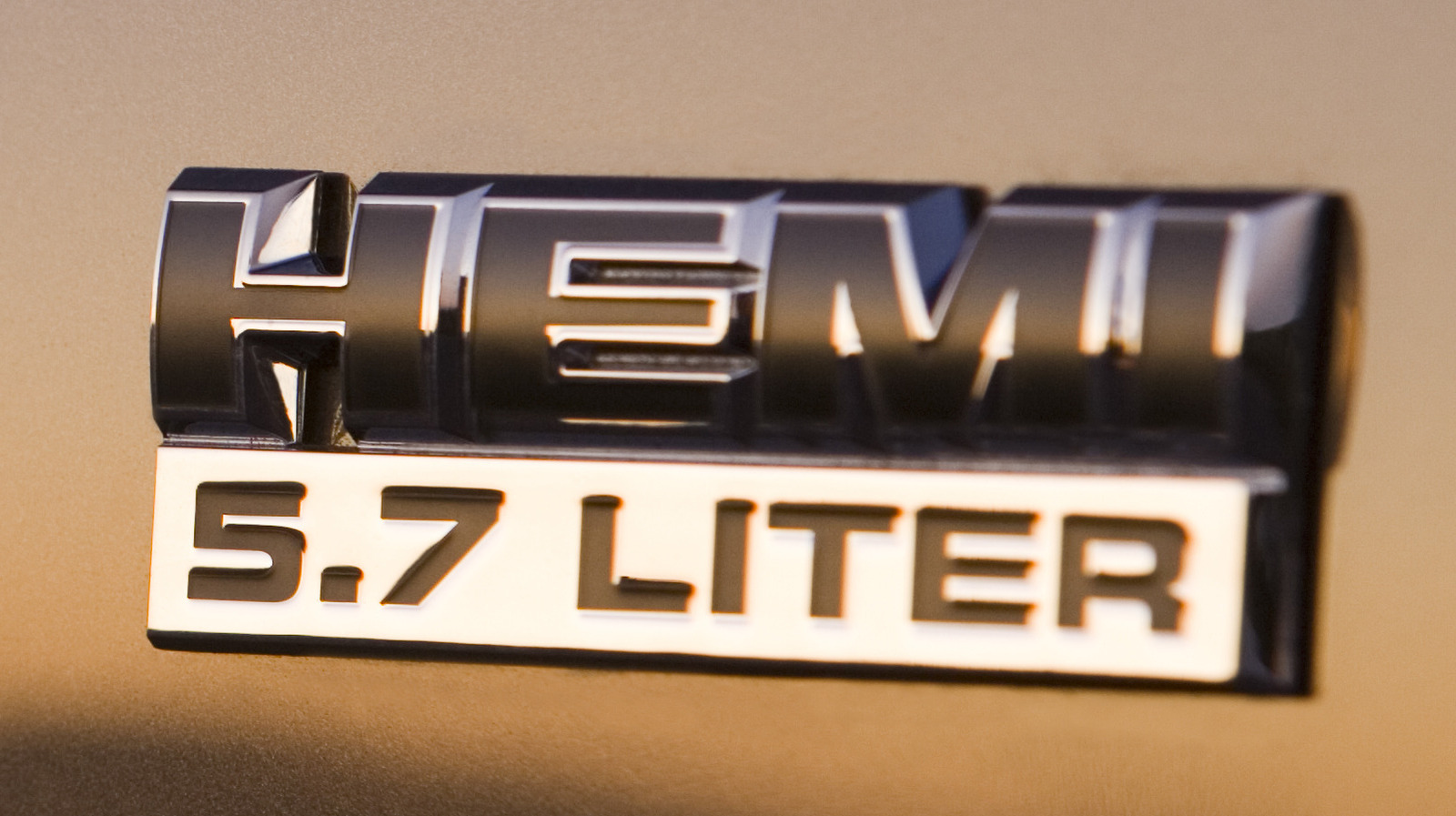 Dodge Chargers 및 Challengers의 Hemi 엔진은 트럭의 것과 동일합니까?