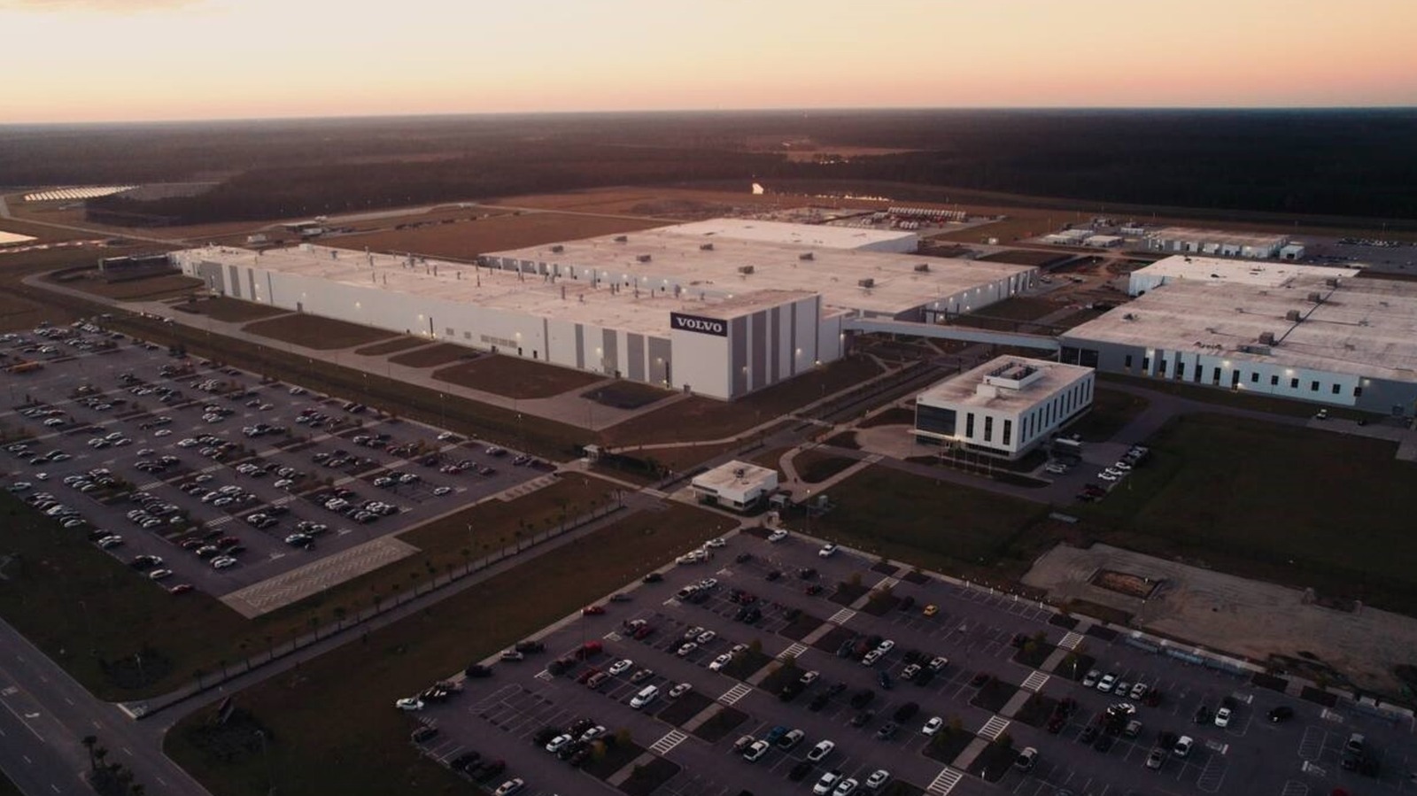 Volvo는 차세대 Made-in-America Hybrid와 함께 미국 시장을 대상으로합니다