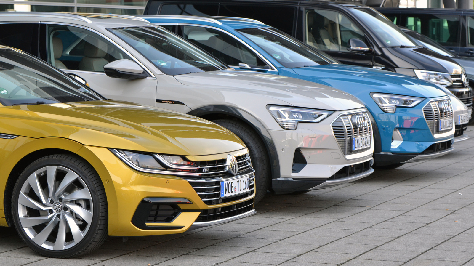 아우디 엔진은 누가 만들고 폭스바겐 엔진과 동일합니까?