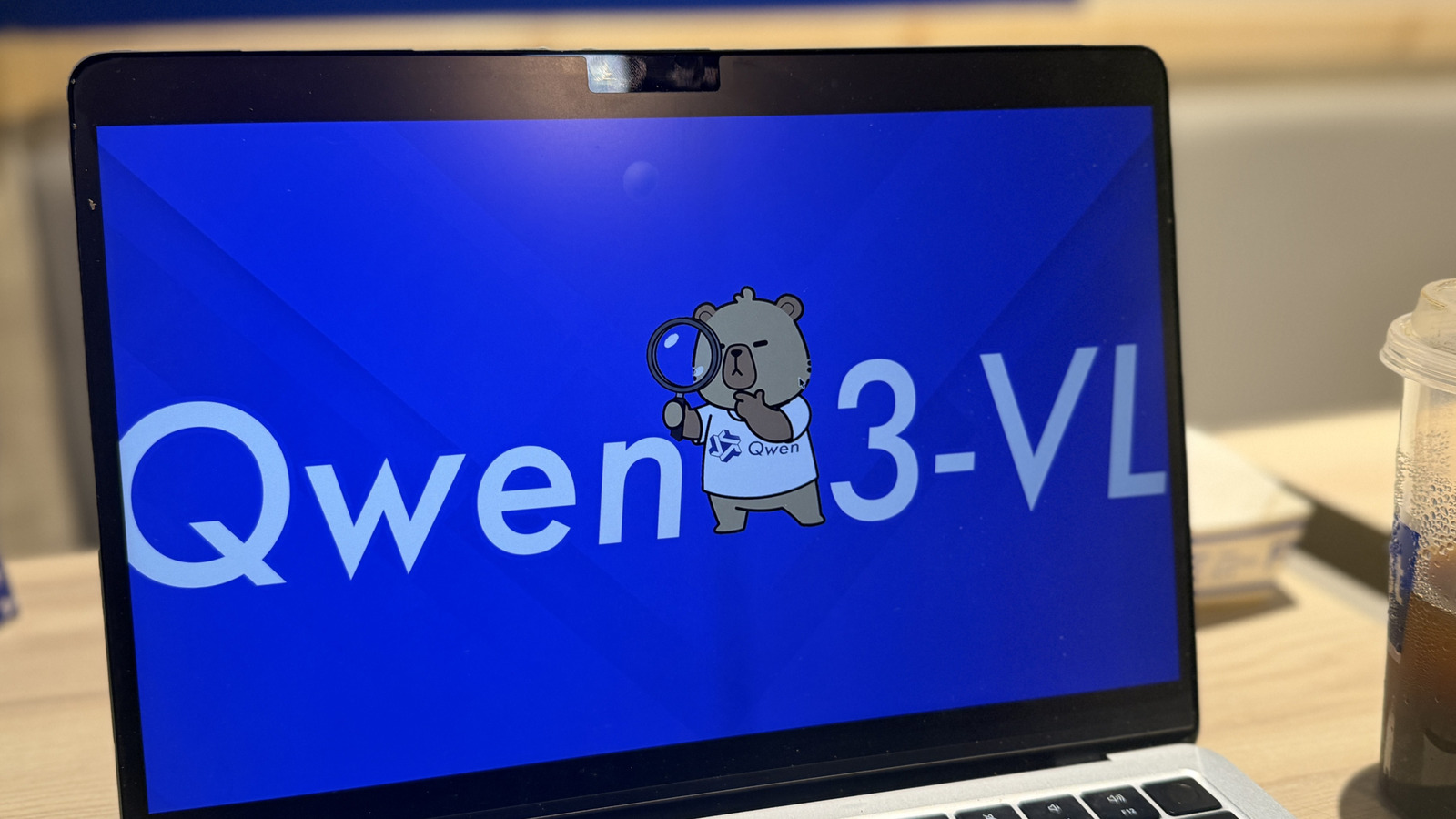 Ollama의 Qwen3-VL은 가장 강력한 비전 언어 모델을 소개합니다. 작동 방식은 다음과 같습니다.