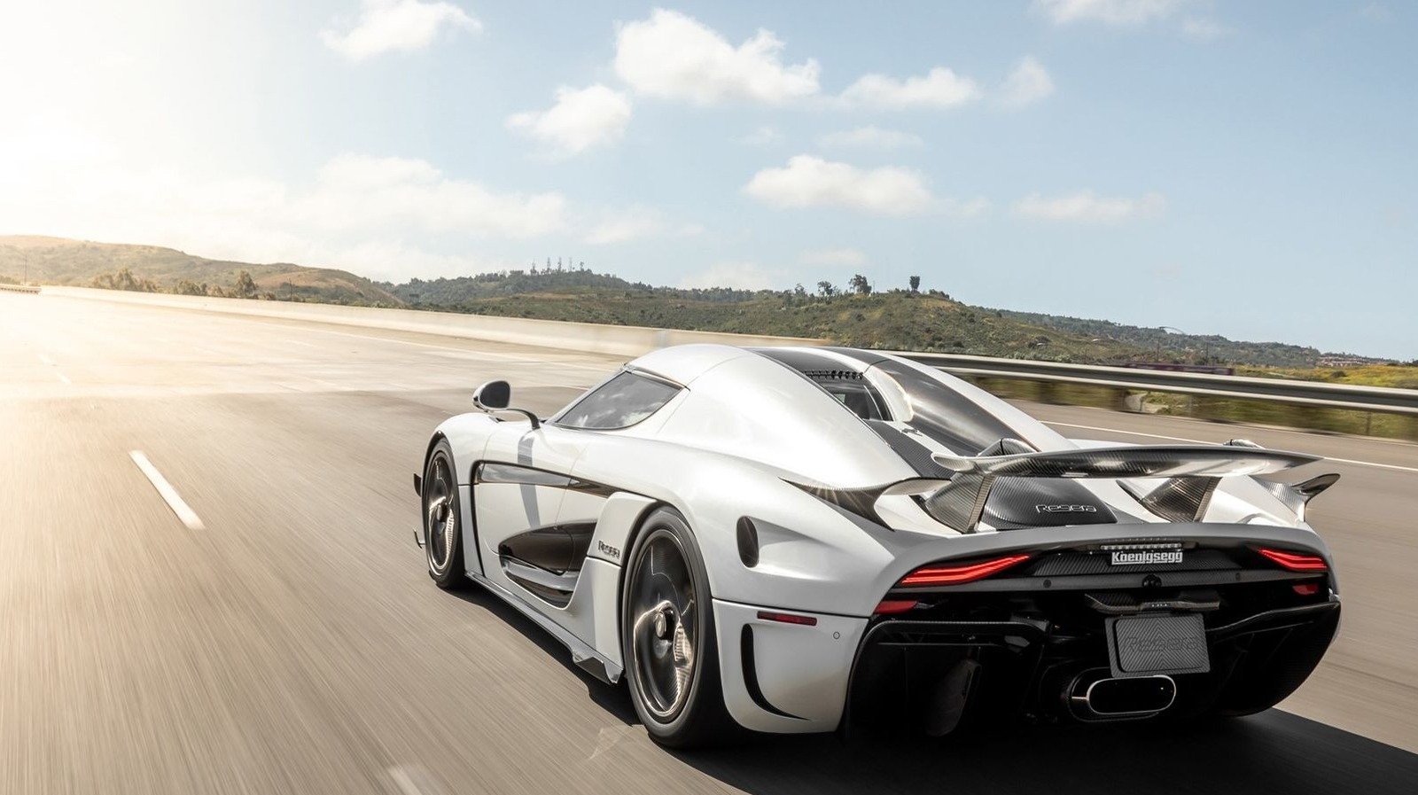 Koenigsegg Regera 최고 속도: 하이브리드 슈퍼카는 실제로 얼마나 빨리 갈 수 있습니까?