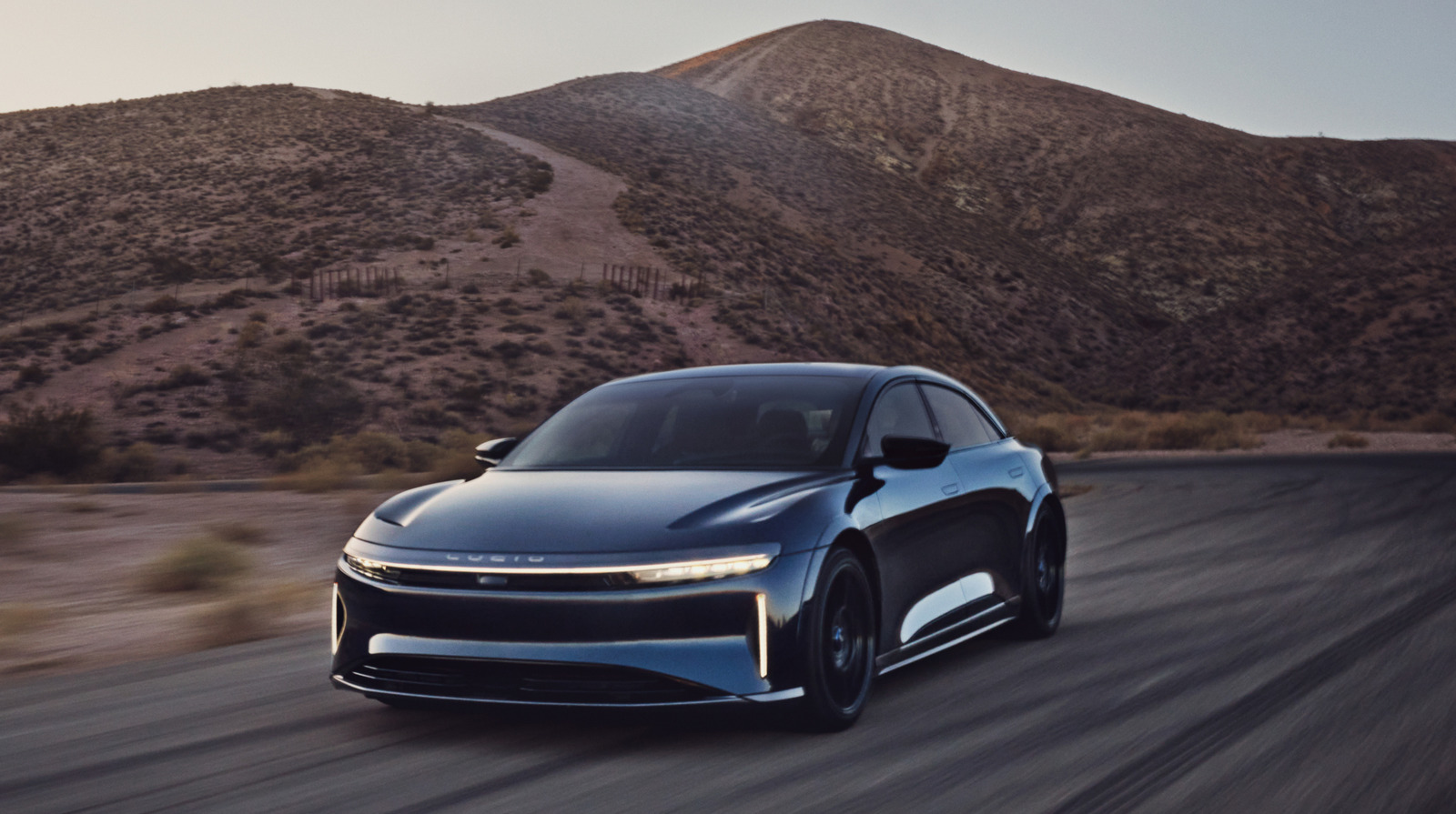 Lucid Air는 얼마나 신뢰할 수 있나요? 소유자의 의견은 다음과 같습니다.
