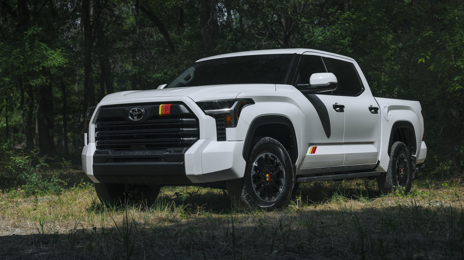 Toyota 문제는 하나가 아니라 40 만 트럭과 SUV에 대해 2 번의 리콜을합니다. 여기에 문제가 있습니다.