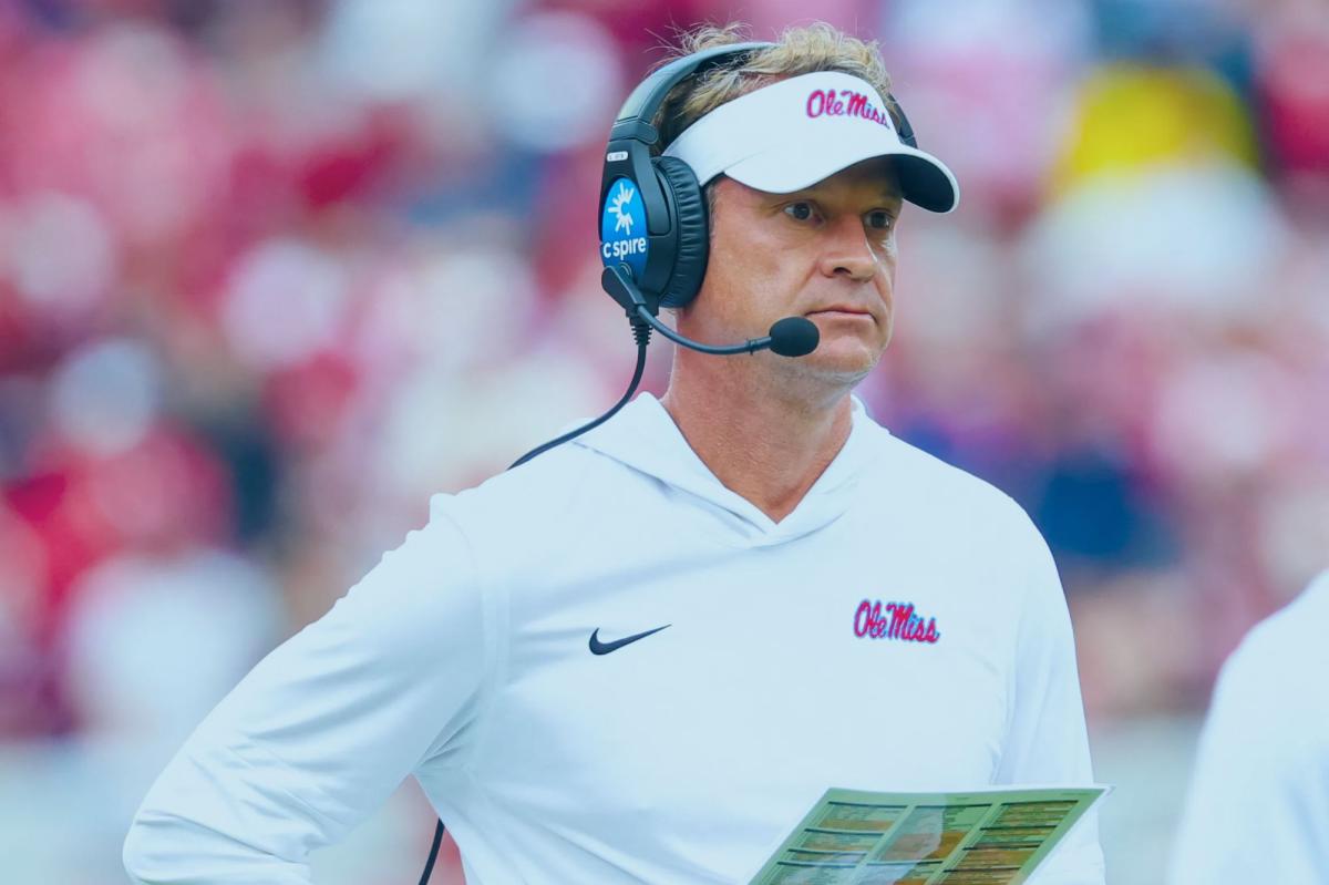 South Carolina 대 Ole Miss 경기에서 승리하면 $5를 베팅하고 $300의 보너스 베팅을 받으세요.