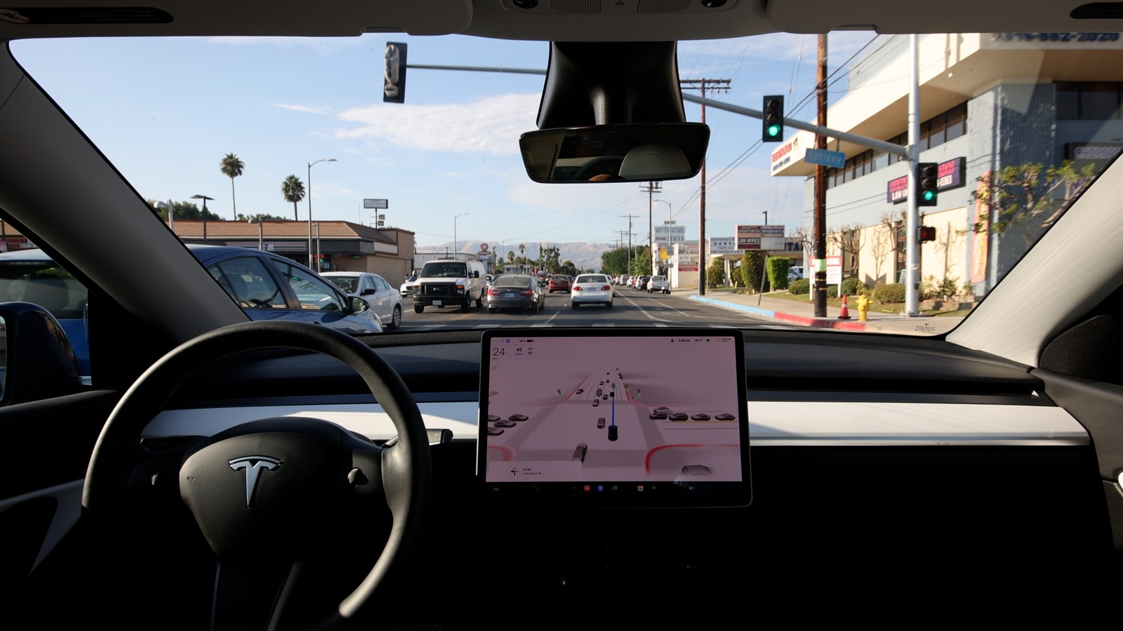 Tesla는 사용자가 휴일 전에 다른 사람에게 완전 자율주행 평가판을 선물할 수 있도록 허용할 수 있습니다.