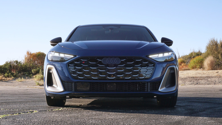 2025 아우디 S5 전면 그릴