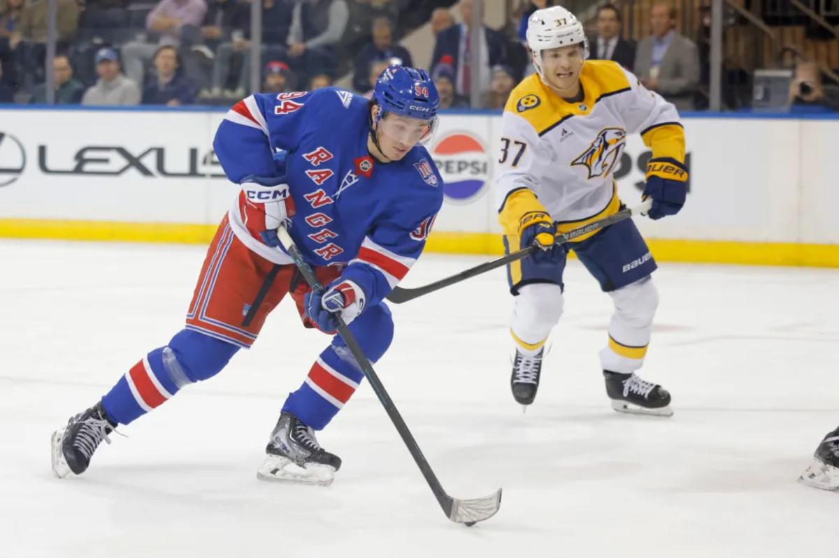 Gabe Perreault는 레인저스의 탑 라인에서 시즌 데뷔 첫 NHL 포인트를 기록했습니다.