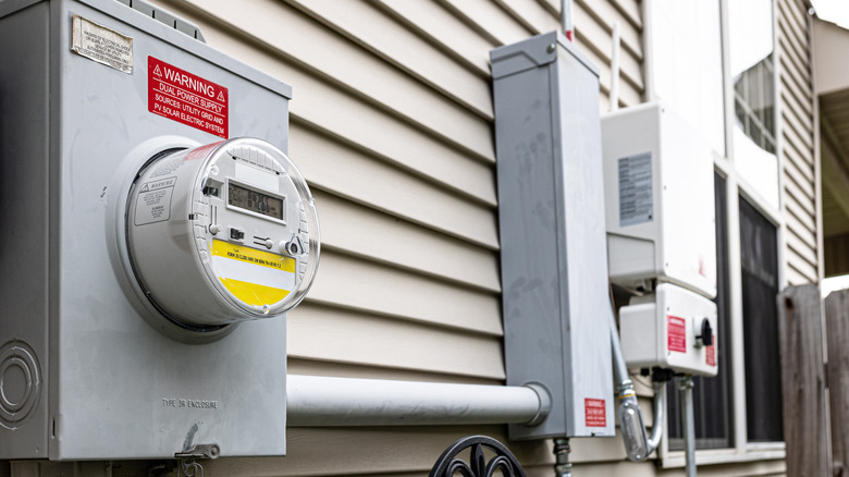 집 외벽의 에너지 미터