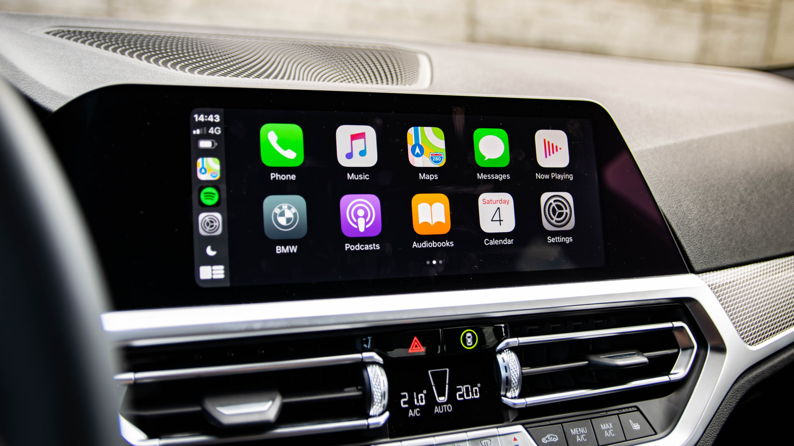 사용자 리뷰가 좋은 Amazon의 50달러 미만 무선 CarPlay 어댑터 5개