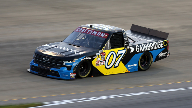 내슈빌에서 2025년 NASCAR 트럭 시리즈 경주에 참가하는 Kyle Busch