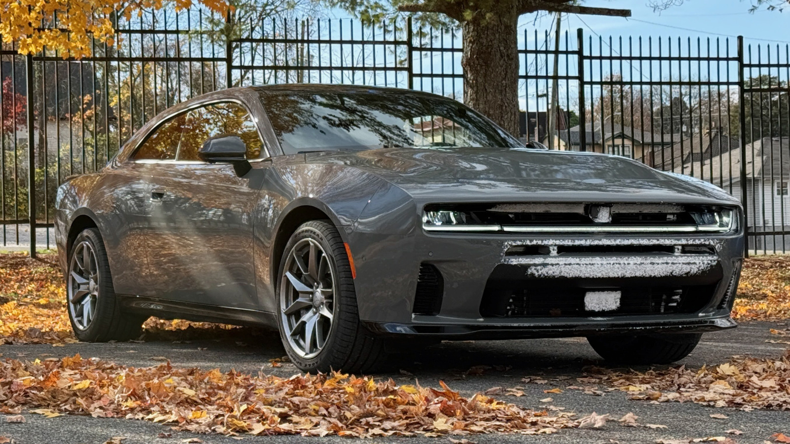 죄송합니다. Hemi 팬 여러분: Dodge의 2026 Charger SIXPACK은 Inline-Six와 잘 어울립니다.