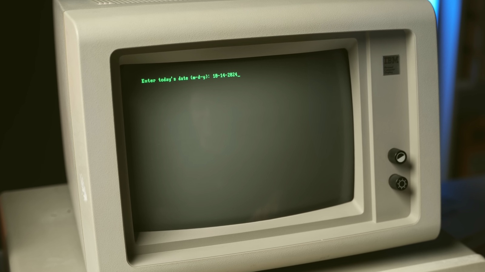 Costco와 Home Depot이 여전히 80년대 IBM 컴퓨터를 사용하는 이유는 다음과 같습니다.