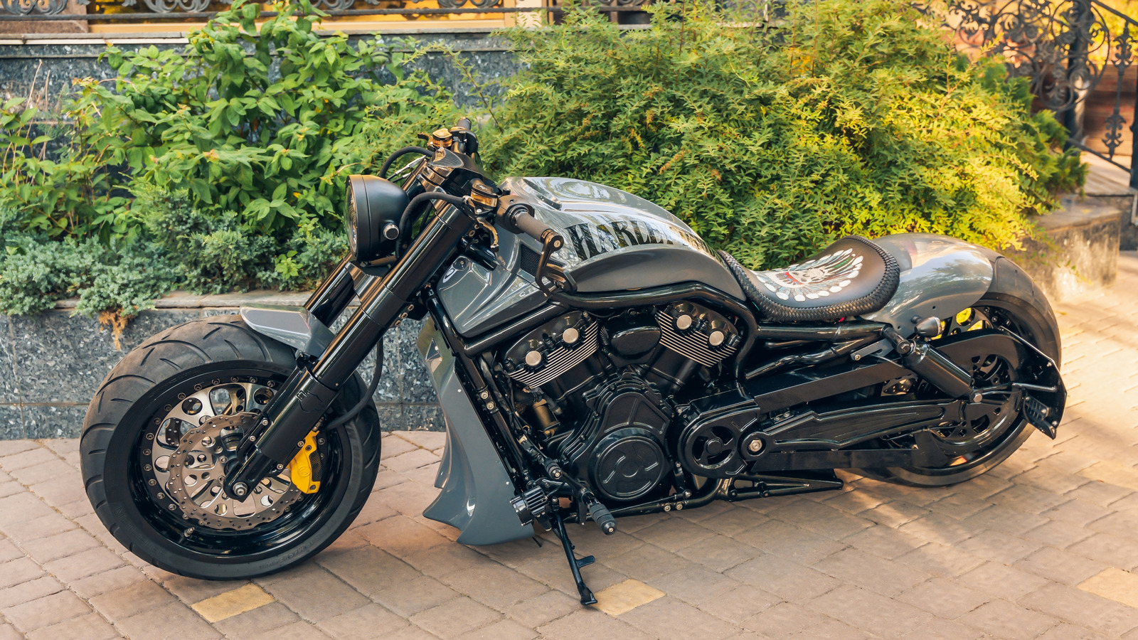 Harley-Davidson의 VRSC 모델 코드는 무엇을 의미합니까?