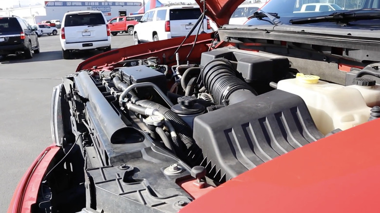 포드 6.2리터 Boss V8 in red 2014 F-150 Raptor