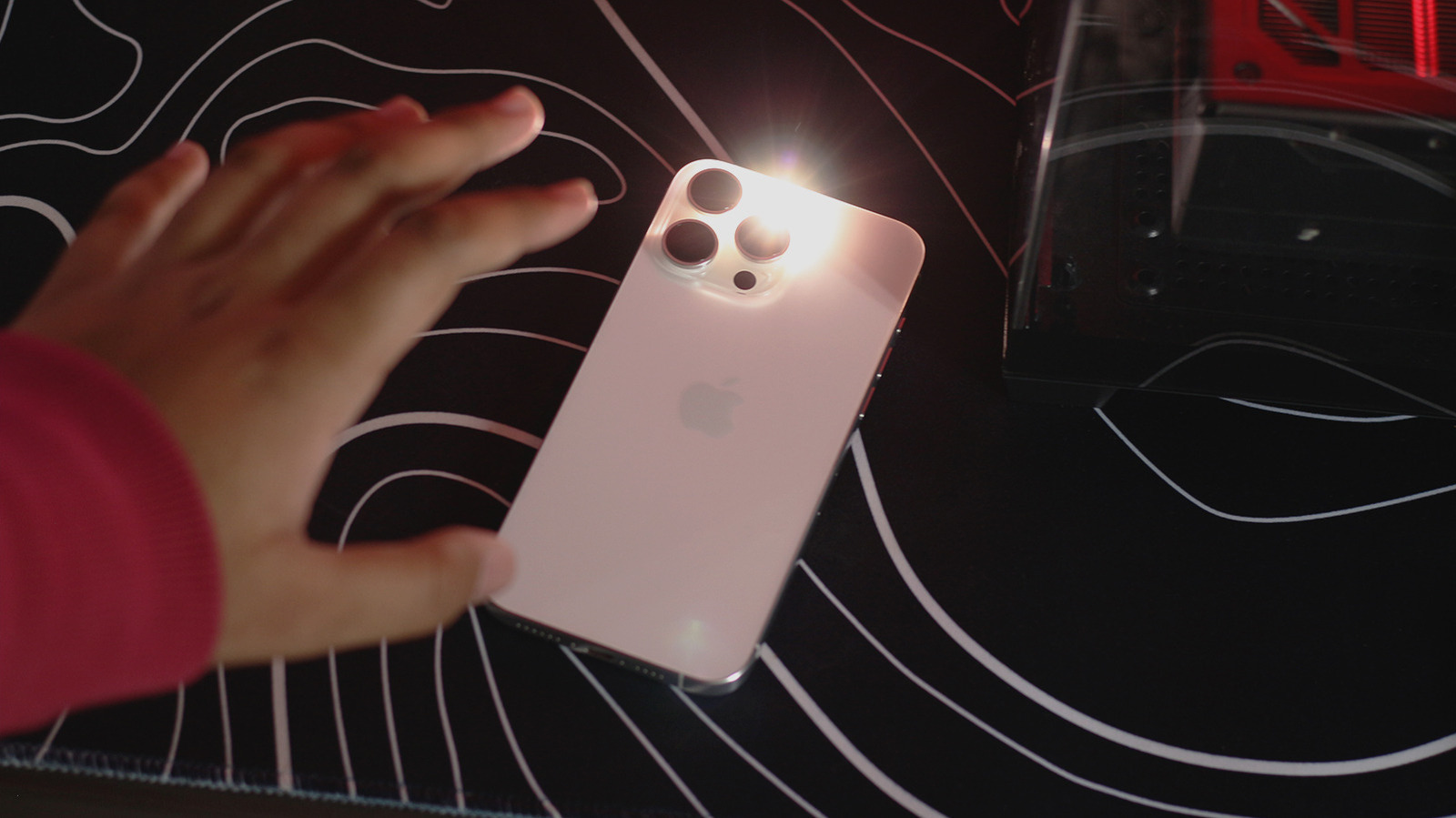 휴대폰을 건드리지 않고 iPhone 손전등을 켜는 방법