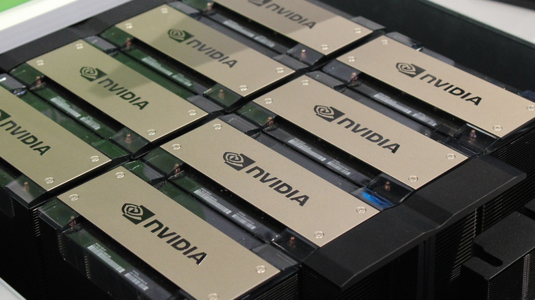 Nvidia H200 GPU가 탑재된 서버,