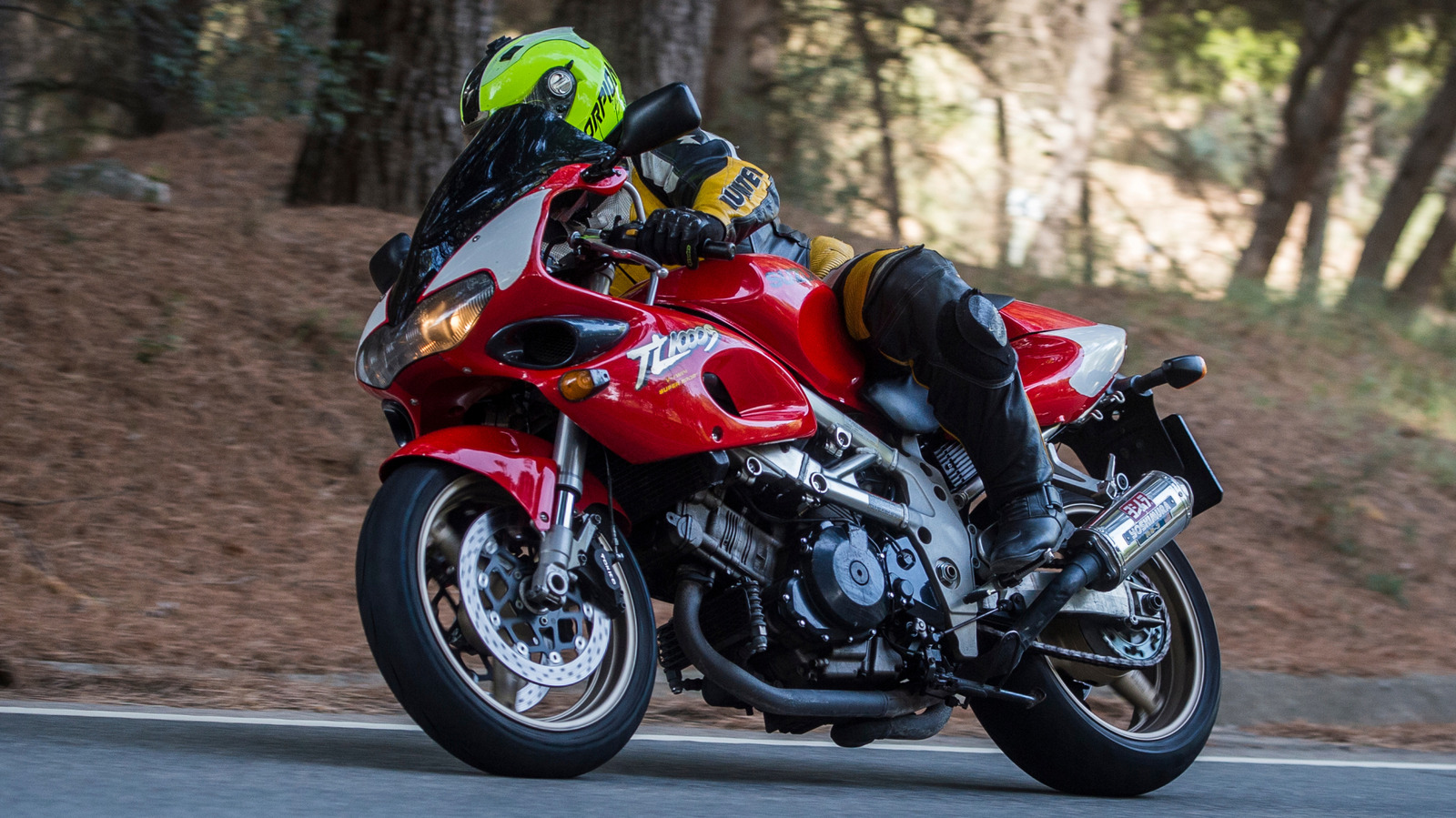 가장 타기 어려운 스즈키 오토바이는 무엇입니까? 라이더들이 말하는 내용은 다음과 같습니다.