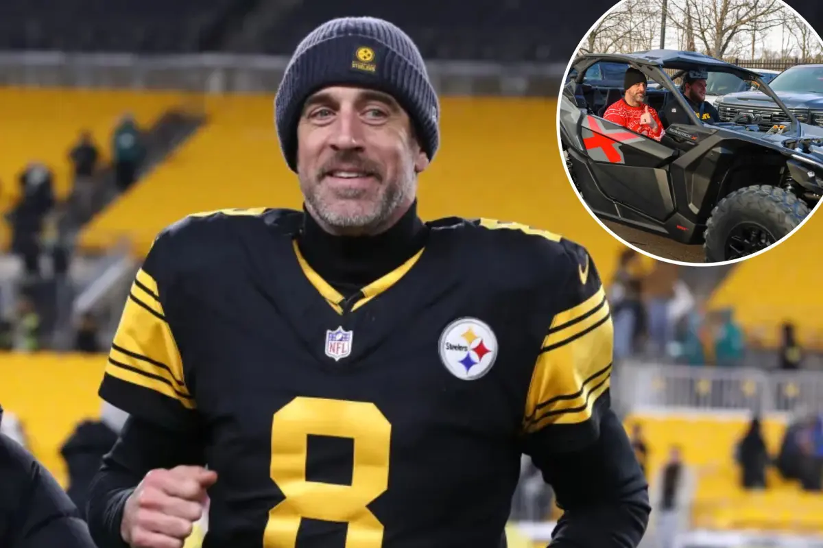 Aaron Rodgers는 Steelers 라인맨에게 크리스마스 선물로 20,000달러의 차량을 제공합니다.