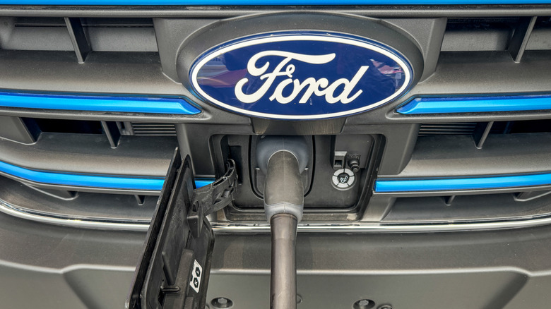 포드 전기차 충전.