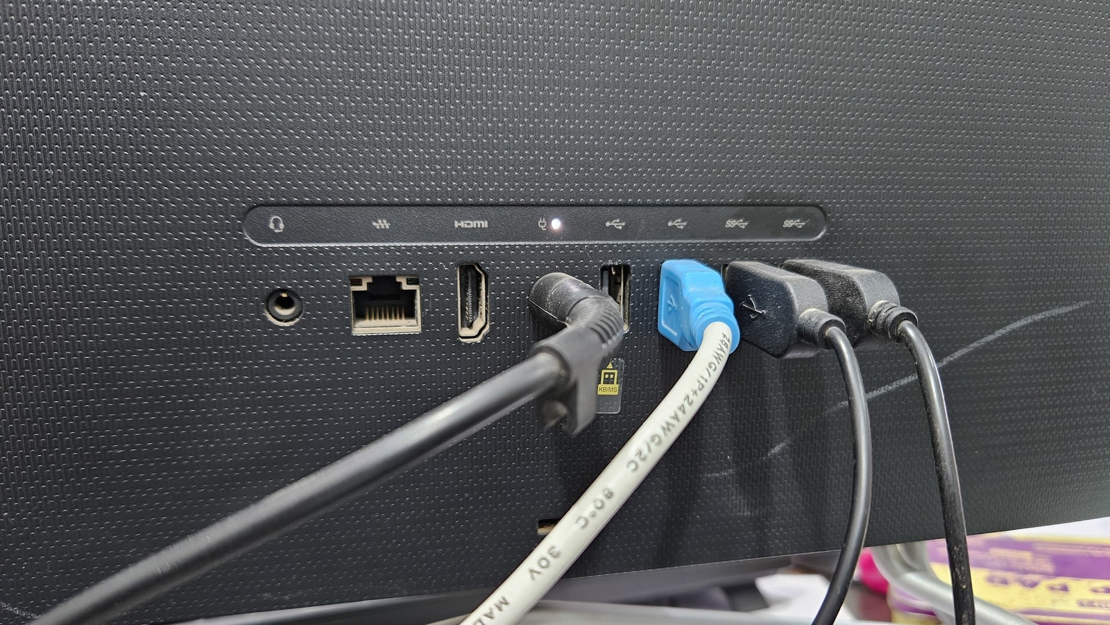 이 장치를 모니터의 USB 포트에 연결하지 마십시오