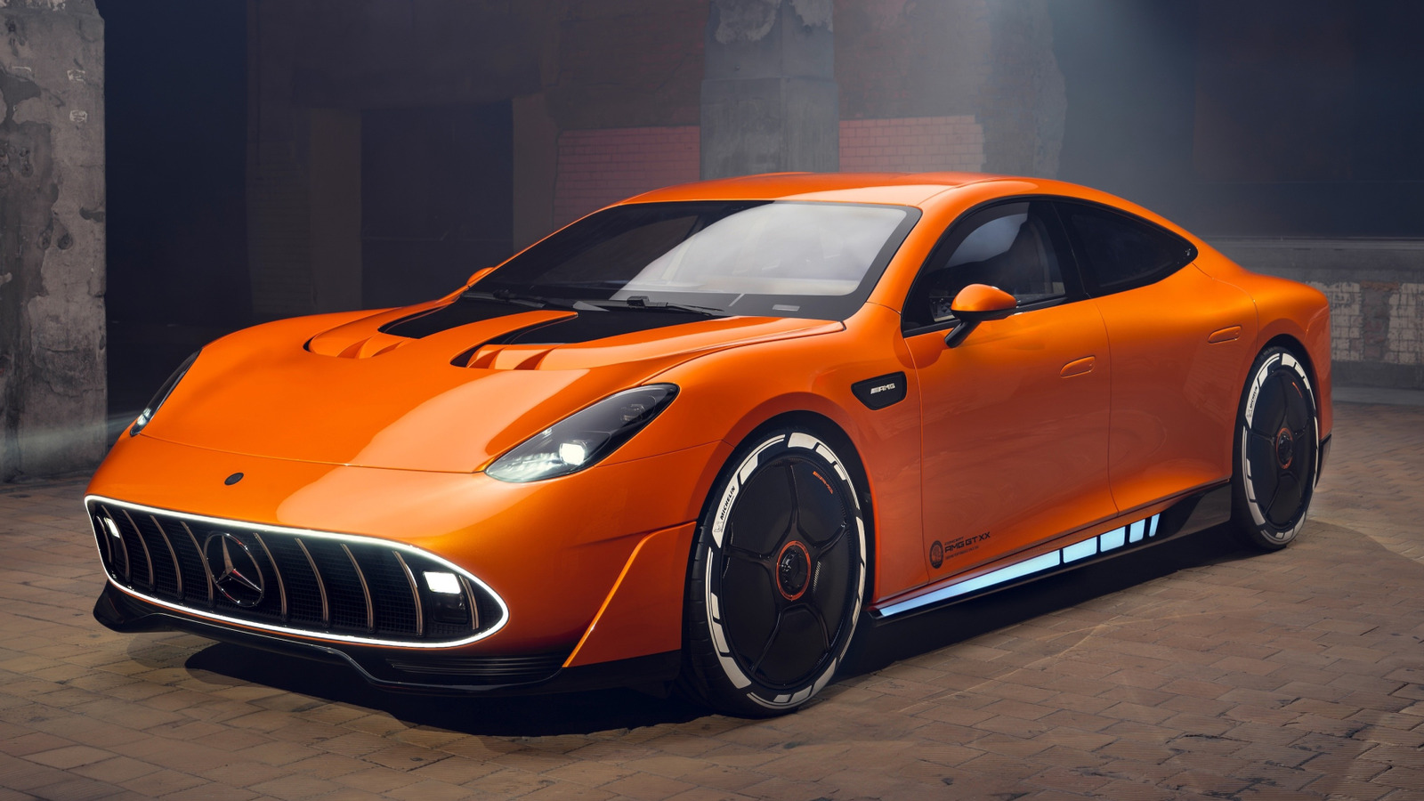 최첨단 메르세데스-벤츠 모터로 미래의 EV를 훨씬 더 가볍게 만들 수 있다