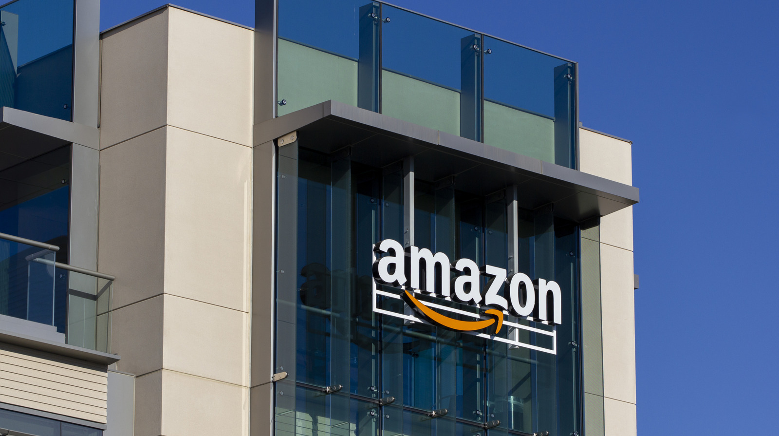 이 미묘한 경품 덕분에 Amazon IT 직원이 사기꾼으로 밝혀졌습니다.