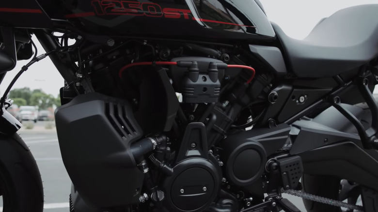 Harley-Davidson Pan American의 측면 클로즈업 사진