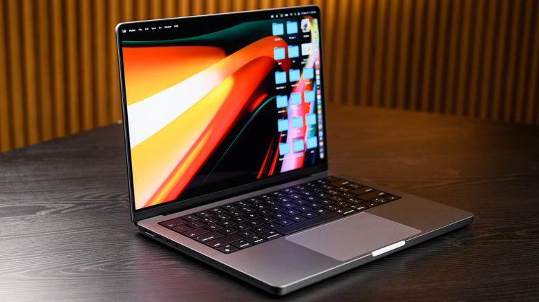 MacBook Pro의 측면 모습