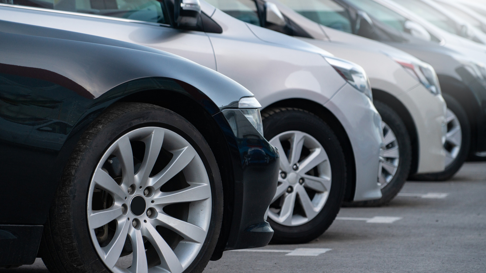 소비자 보고서에 따르면 최악의 실내 수납 공간을 갖춘 일본 자동차 브랜드