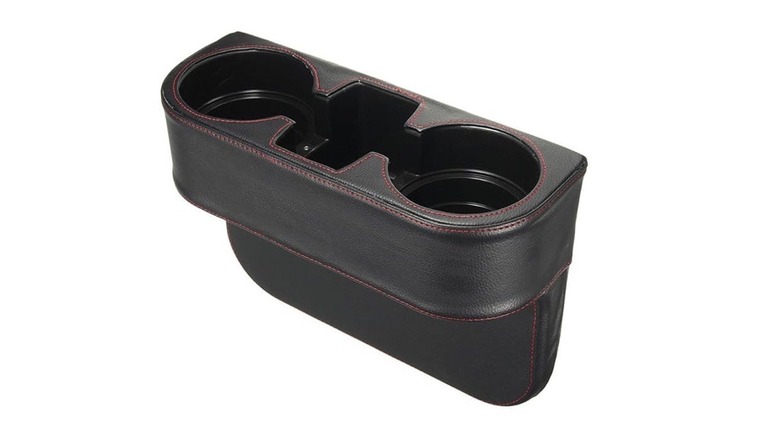 흰색 바탕에 좌석 정리함