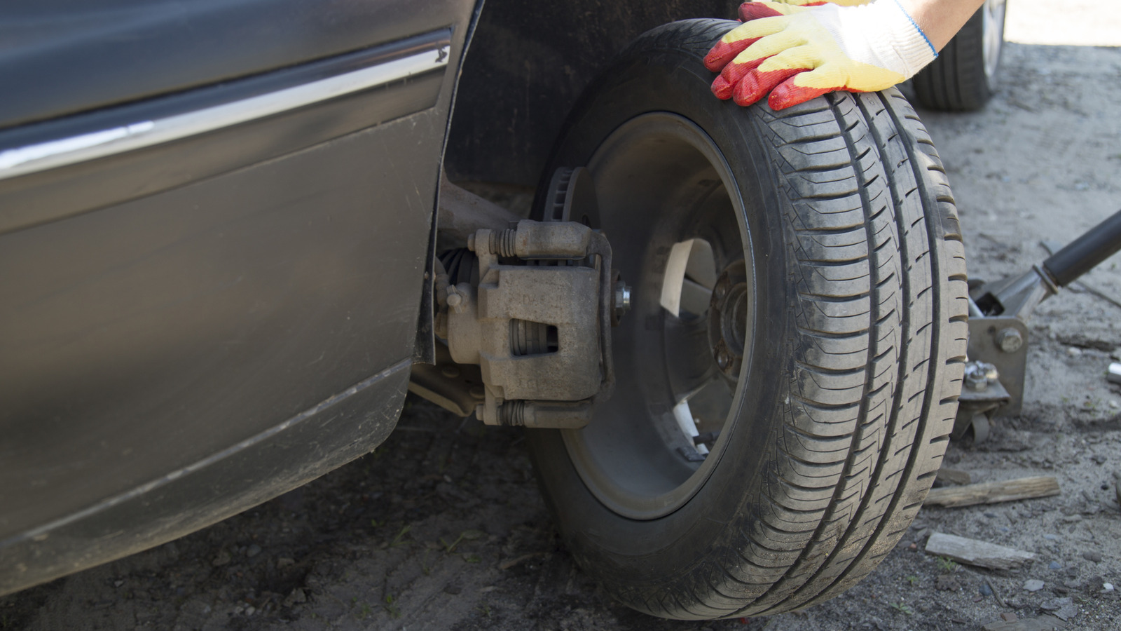운전 중 타이어가 빠진 경우, 이렇게 해야 합니다.