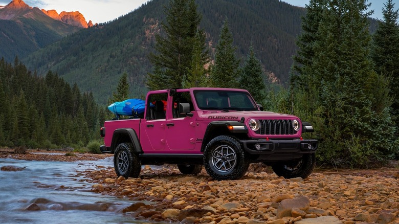 2024년형 Jeep Gladiator에는 수동변속기가 장착되었습니다.