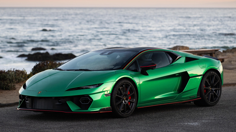 람보르기니 테메라리오 전면 3/4 뷰