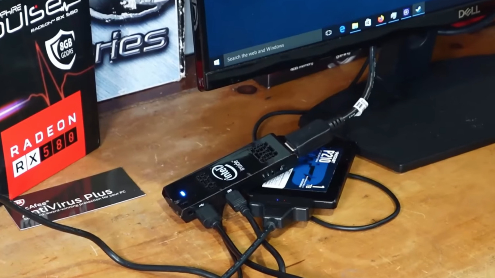 이 포켓 사이즈 HDMI 장치는 스마트 TV를 PC로 바꿔줍니다.