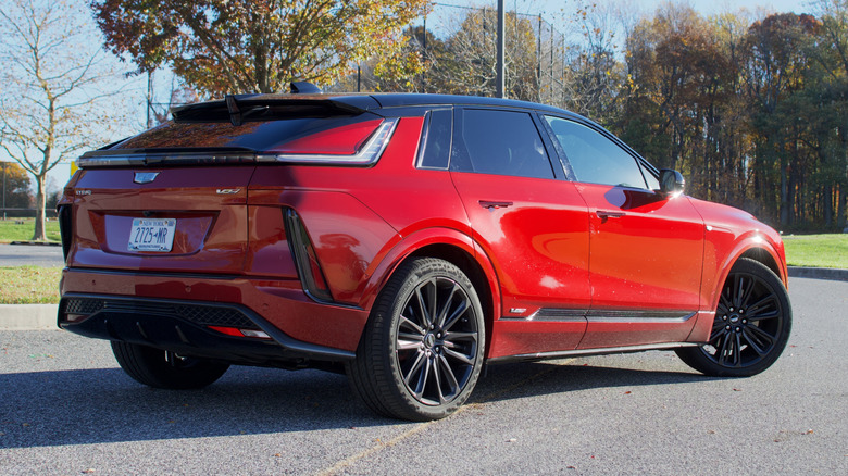 2026 캐딜락 리릭-V 후면 모습