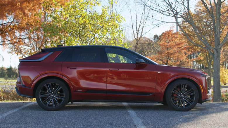 2026 캐딜락 리릭-V 프로필 보기