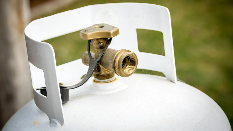 프로판 탱크의 상단