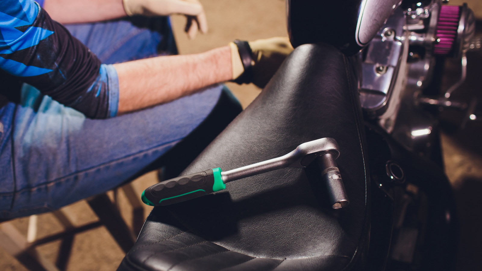 중고로 구입할 수 있는 최고의 오토바이 부품 5가지