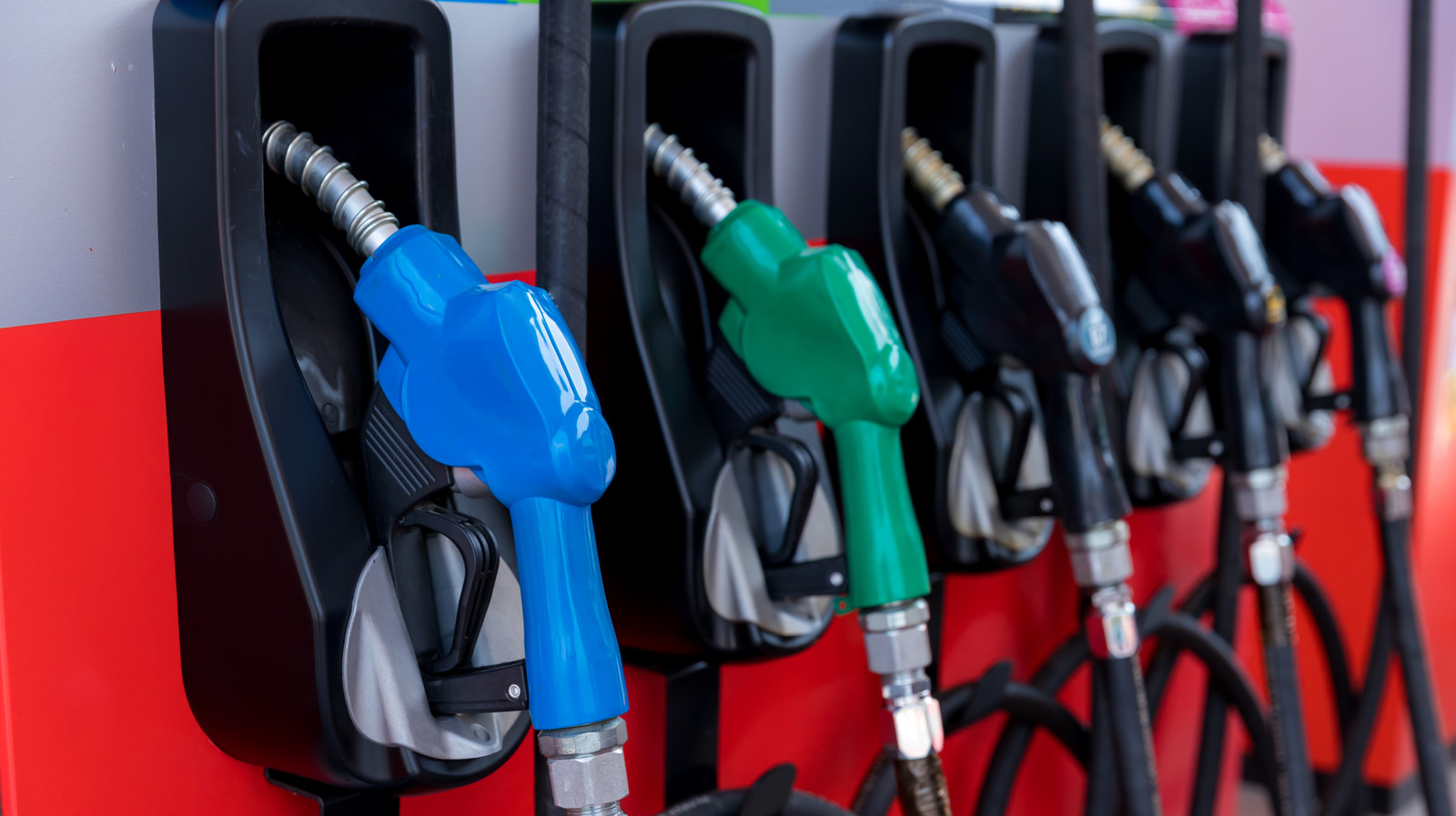 당신이 모르는 미국 주유소 체인은 러시아 회사 소유입니다.