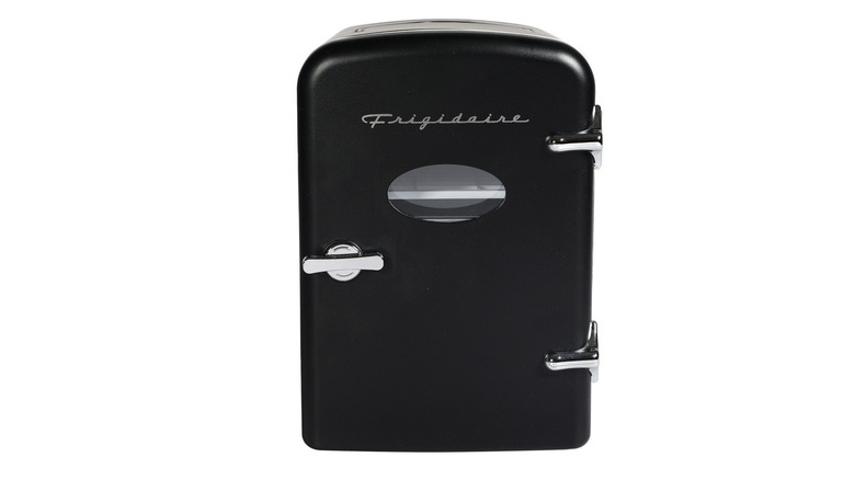 리콜된 Frigidaire 미니 냉장고