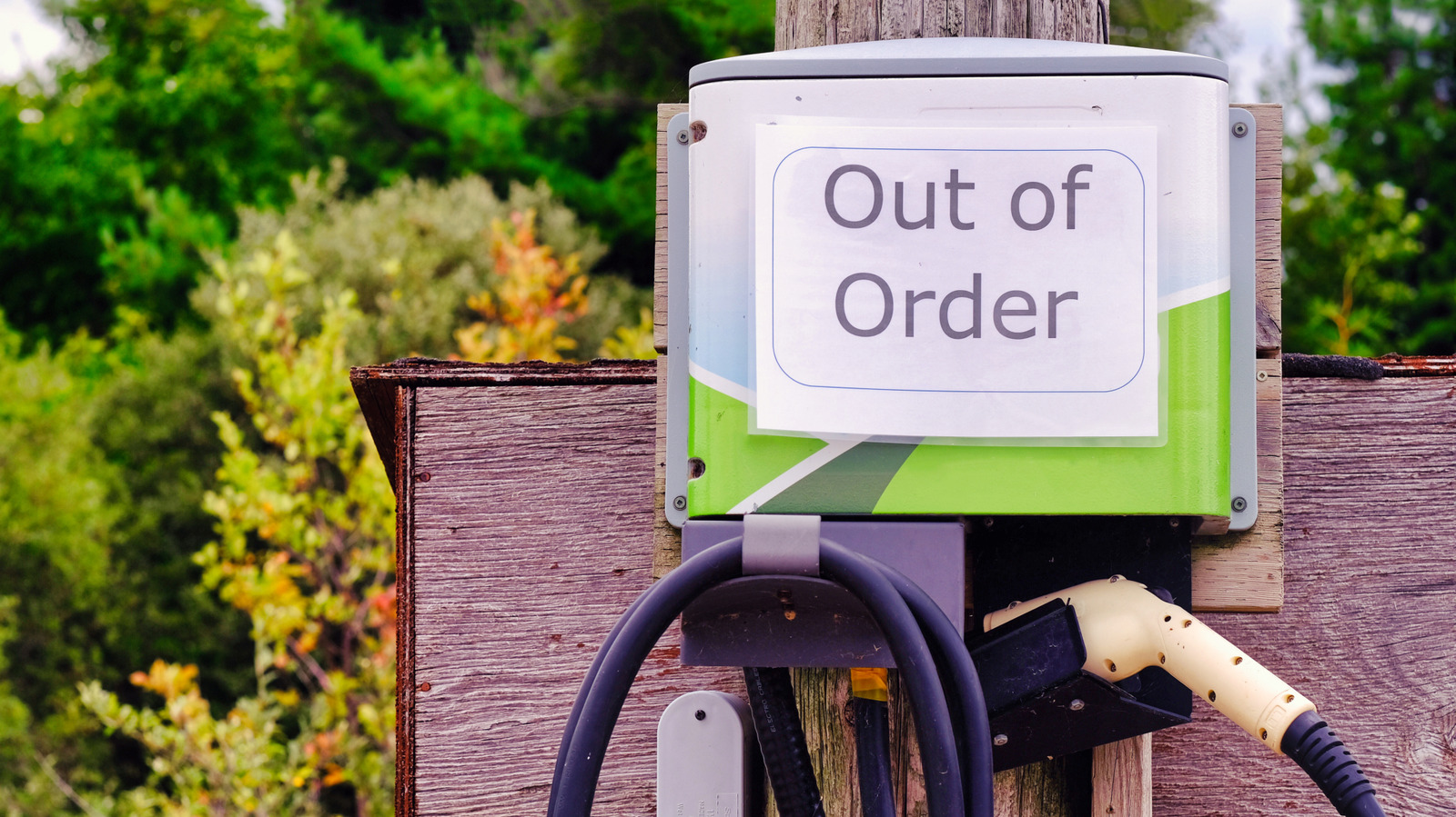 '오프라인이고 사용할 수 없음': EV 운전자는 네바다 충전 네트워크에서 주요 결함을 발견했습니다.