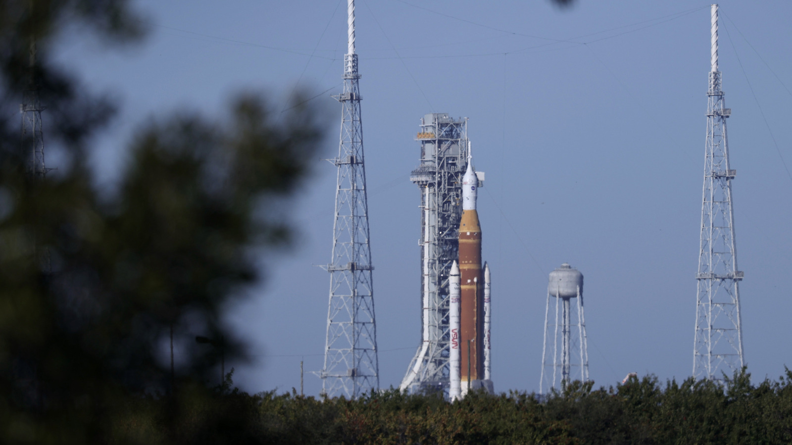 NASA의 다음 유인 달 로켓에는 한 가지 크고 위험한 결함이 있을 수 있습니다.
