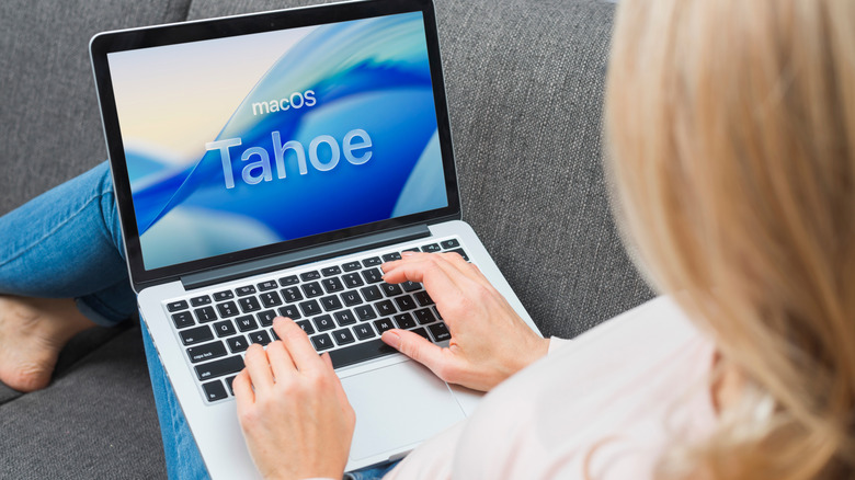 MacBook에 설치된 macOS Tahoe